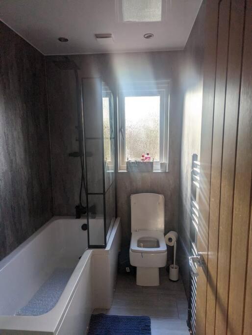 Cottage/Boutique Style - Free Parking & Wi-Fi Kingston upon Hull Exterior photo